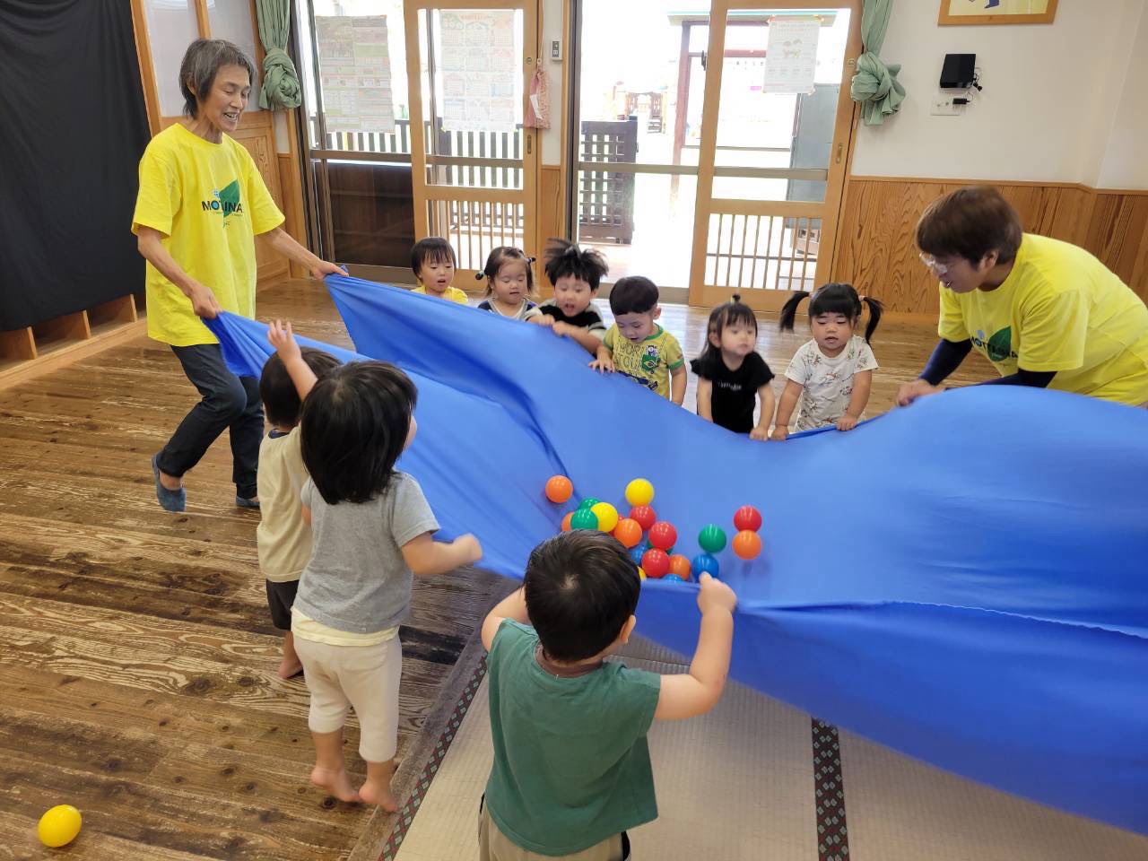 おはなし広場・わらべうた　写真２